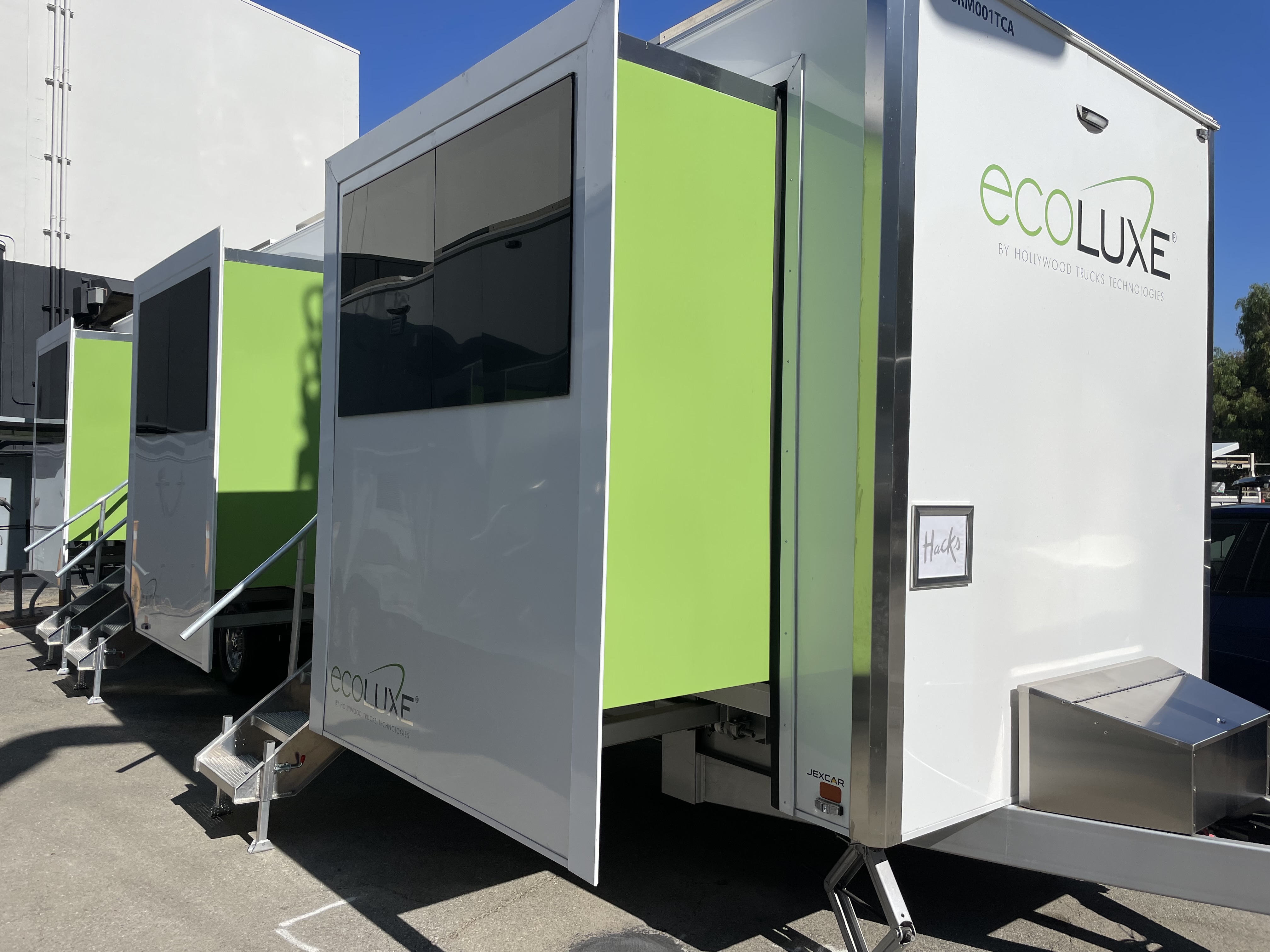 Hollywood Trucks 3 Room Talent – solar-powered talent trailer