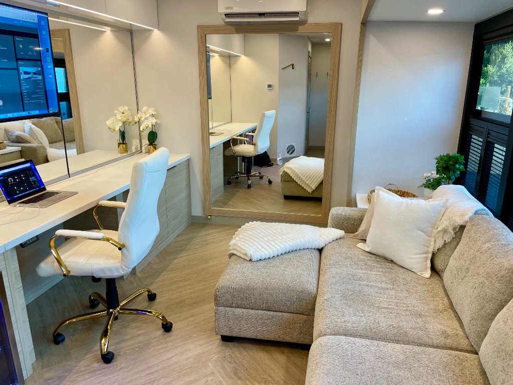 1 Room Talent interior view 1